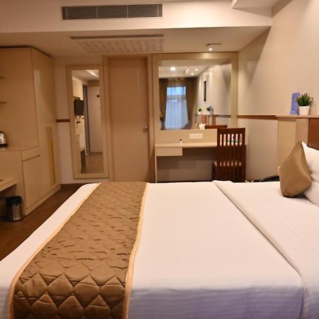 Soho Boutique Hotel Мисор Екстериор снимка